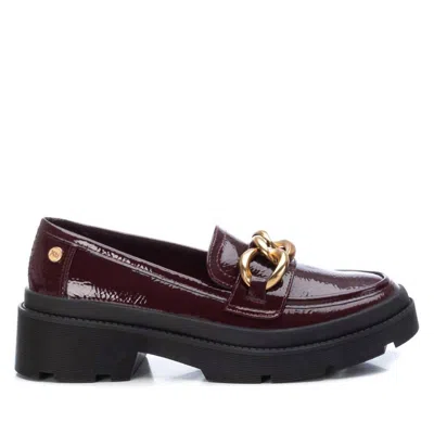 Xti Women's Patent Leather Moccasins In Burgundy In Black
