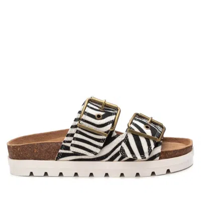 Xti Women's Printed Flat Sandals In White In Multi