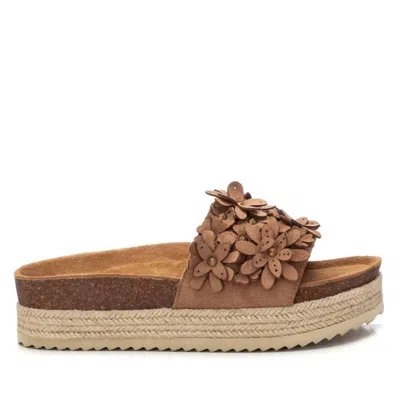 XTI WOMEN'S REFRESH SLIDE SANDALS IN CAMEL