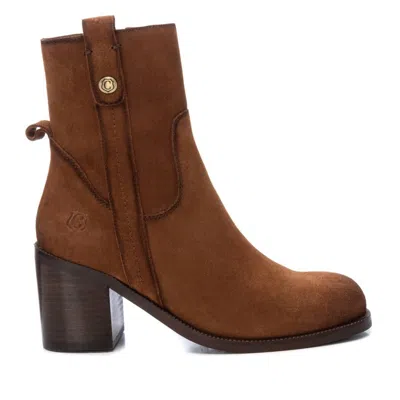 XTI WOMEN'S SUEDE BLOCK HEEL BOOTIES CARMELA BY XTI