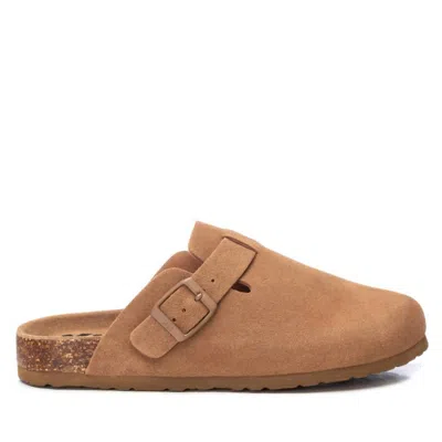 Xti Women's Suede Clogs In Camel In Brown