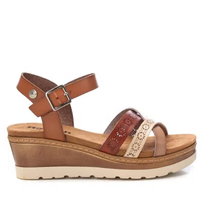 XTI WOMEN'S WEDGE SANDALS IN CAMEL