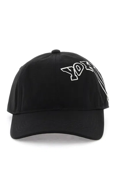 Y-3 CAPPELLO BASEBALL CON PATCH LOGO MORPHED