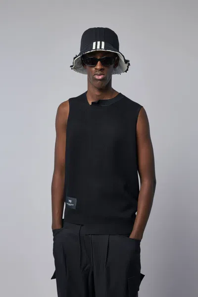 Y-3 Gfx Knit Vest In Black