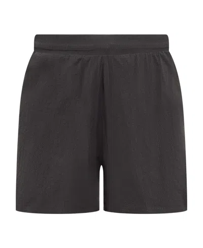 Y-3 Logo-print Elasticated-waist Shorts In Schwarz