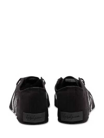 Y-3 Innovative Sneaker Design In Black