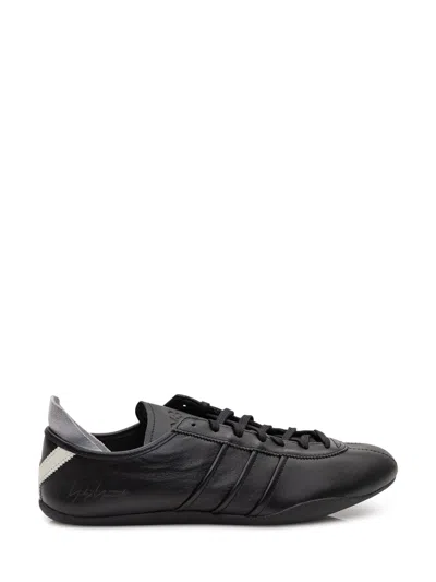 Y-3 Sleek Sneakers In Black