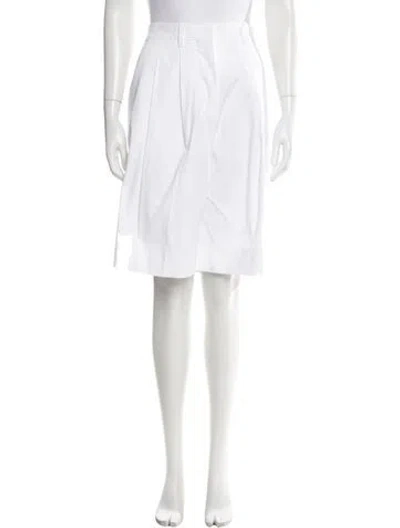 Pre-owned Yaitte Knee-length Shorts In White