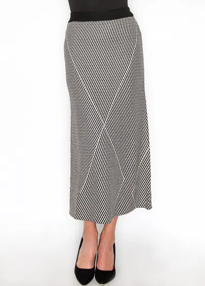 Yal New York Graphic Black And White Knit Skirt