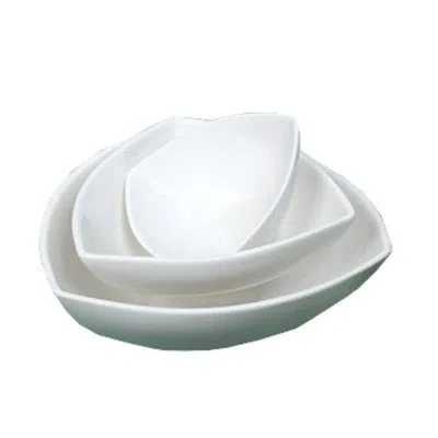 Yanco Mainland 48 Oz. Triangle Salad Bowl In White
