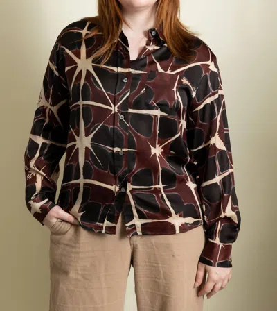 Yavi Giany Button Down Top In Abstract Pansy In Brown