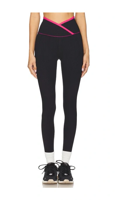 Year Of Ours Ribbed Two Tone Veronica Legging In 黑色 & 洋红