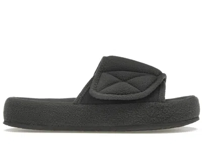 Pre-owned Yeezy Men's  Fleece Slide Season 7 Sneakers In Graphite