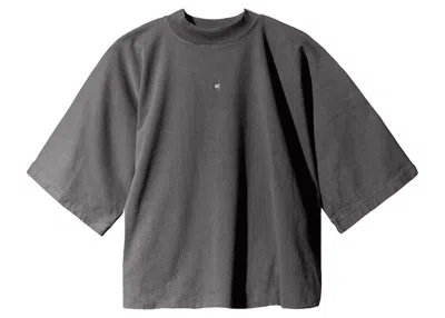 Pre-owned Yeezy Men's  Gap Logo No Seam Tee Shirt In Dark Grey