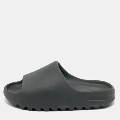 Pre-owned Yeezy X Adidas Black Rubber Onyx Slides Size 43