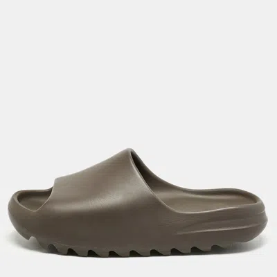 Pre-owned Yeezy X Adidas Brown Rubber Onyx Slide Sandals Size 44