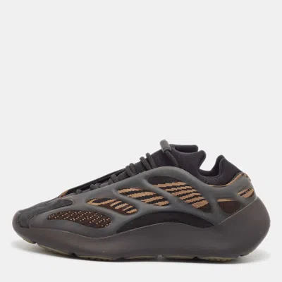 Pre-owned Yeezy X Adidas Brown/black Knit Fabric And Rubber 700 V3 Clay Brown Sneakers Size 43 1/3