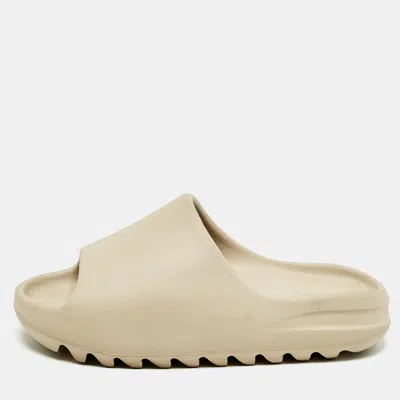 Pre-owned Yeezy X Adidas Cream Rubber Resin Flat Slides Size 39
