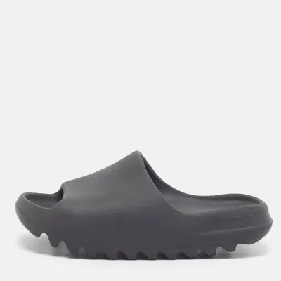 Pre-owned Yeezy X Adidas Onyx Size 36.5 Grey Rubber Flat Slide In Gray