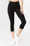 Yelete Seamless Butter Capri Leggings In Black In Black