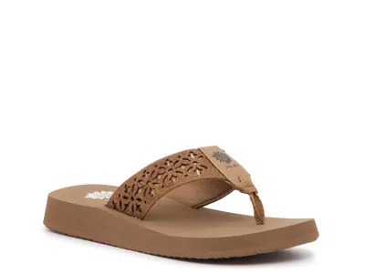 Yellow Box Warner Sandal In Brown