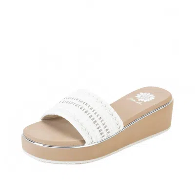 Yellow Box Women's Guida Slide Sandal In White