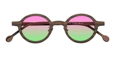 Yesglasses Burnt Tan Woodgrain Retro-vintage Wood Round Gradient Sunglasses In Burnt Tan Woodgrain,pink,green
