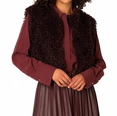 Yest Caroline Vest In Dark Bordeaux In Brown