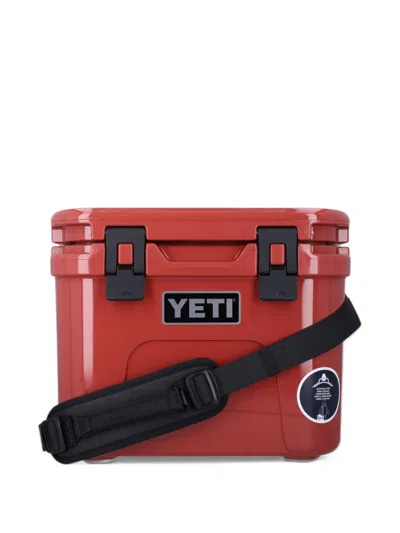 Yeti Logo-plaque Strap-detail Cool Box In Red