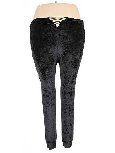 Pre-owned Yitty Casual Pants In Black