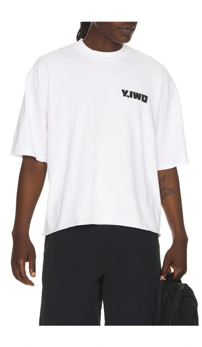 Y,iwo Big Boy Club Crop Tee In White