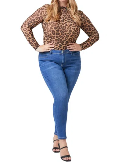 Ymi Junior Plus Wannabettabutt Mid-rise Skinny Jean In Medium Wash In Multi