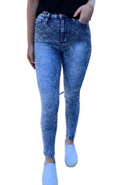 Ymi Women's Vintage Dream Super High-rise Skinny Jean In Acid Wash In Blue