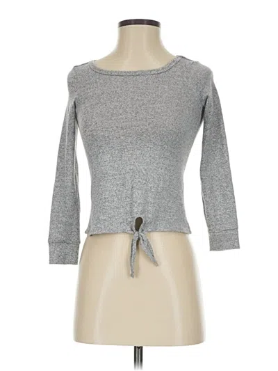 Pre-owned Yogalicious 3/4 Sleeve Top Gray Boatneck Tops