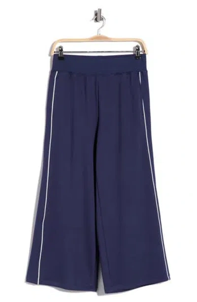 Yogalicious Bricia Piqué Culottes In Blue