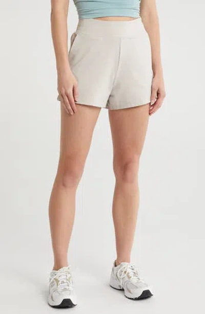 Yogalicious Lux On The Move 4-inch Shorts