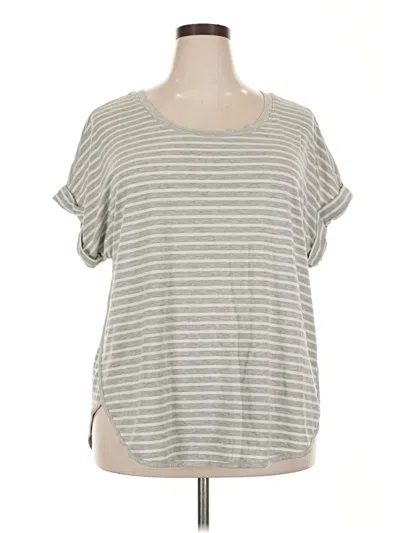 Pre-owned Yogalicious Short Sleeve T-shirt In Gray