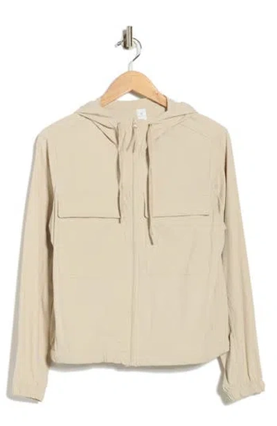 Yogalicious Trekki Vibrant Move Hooded Jacket In Neutral
