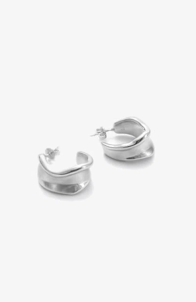 Yoj Molten Curve Earring In Silver