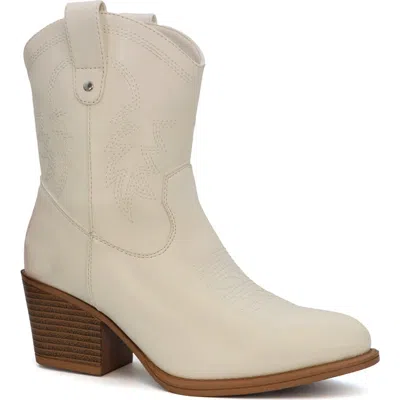 Yoki Gayle Western Boot In White