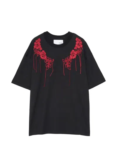 Yoshiokubo Floral-embroidered T-shirt In Black