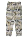 Yoshiokubo Hose Mit Grafischem Print In Green