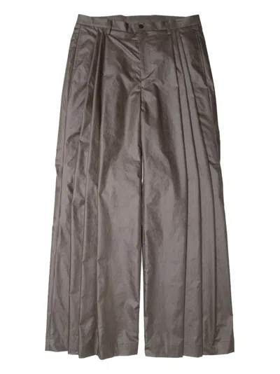 Yoshiokubo Weite Hose Mit Bundfalten In Brown