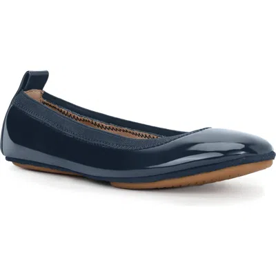 Yosi Samra Samara Foldable Ballet Flat In Navy Patent
