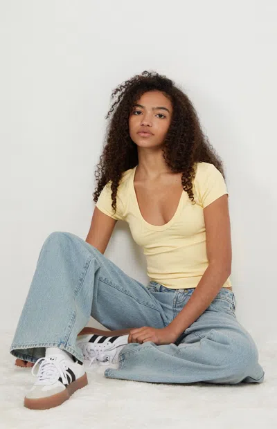 Your Favorite Women's Lucy Deep V Short Sleeve Top In Yellow