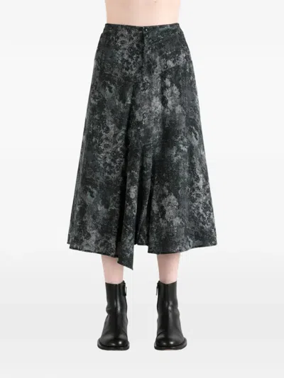 Y's Abstract-print Asymmetric-hem Trousers In Black