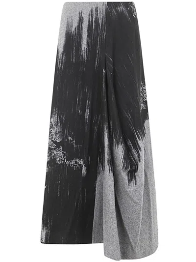 Y's Y-panelled Tuck Flare Sk In Black