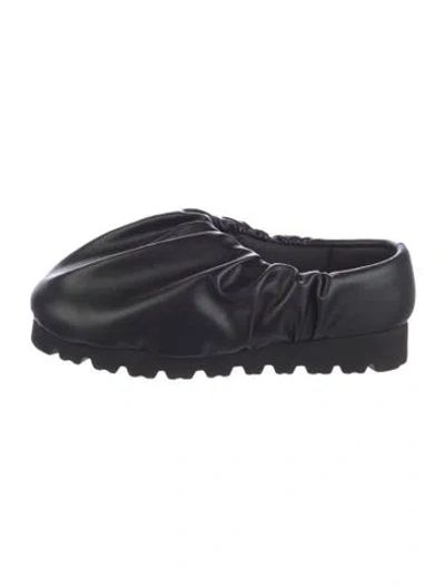 Pre-owned Yume Yume Leather Slippers In Black