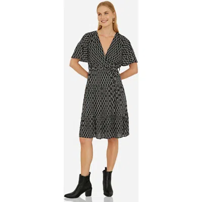 Yumi Short Sleeve Tie Waist Midi Skater Dress In Black