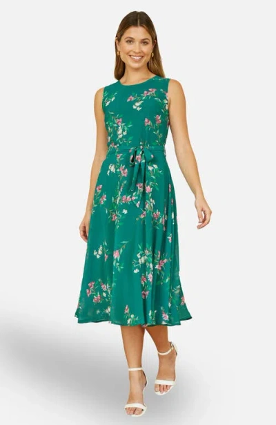 Yumi Sleeveless Tie Waist Printed Midi Dress In Green